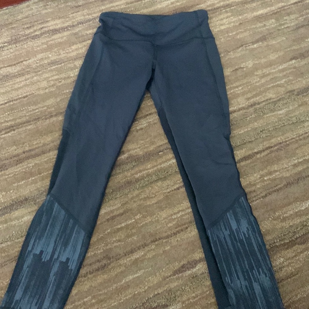 Lululemon pant - luxtreme - zipper on the back - mesh on the backs of the legs